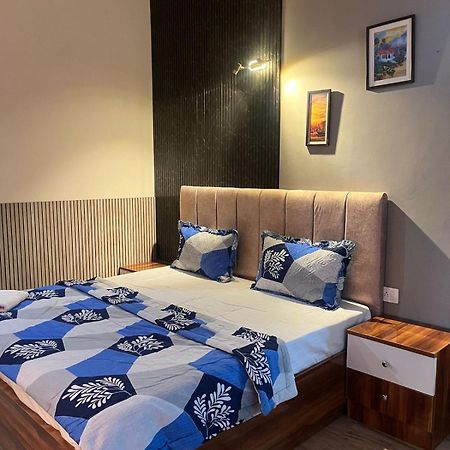 Studio Apartment In גרייטר נוידה מראה חיצוני תמונה