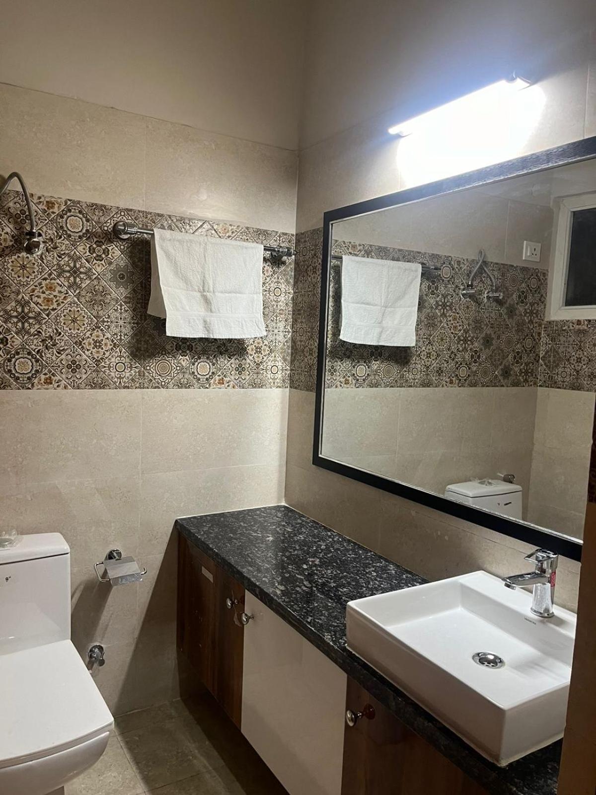 Studio Apartment In גרייטר נוידה מראה חיצוני תמונה